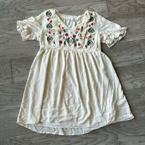 Xhilaration short sleeve dress with design